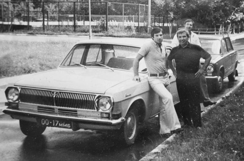 «Легенда №17»: автомобили Валерия Харламова