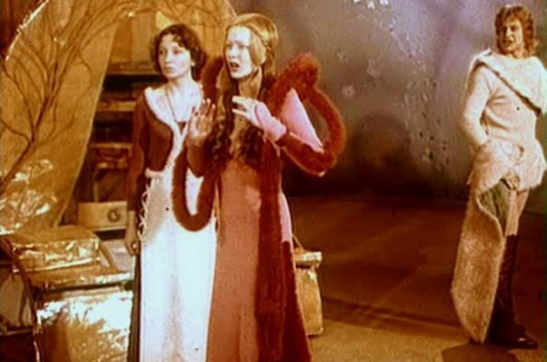 В 1973 году Вертинская добилась в театре того, о чём долгое время мечтала – главный режиссёр Шеффилдского театра Питер Джеймс пригласил её в спектакль «Двенадцатая ночь». Вертинская удачно сыграла Оливию и раскрыла свой яркий комедийный талант.