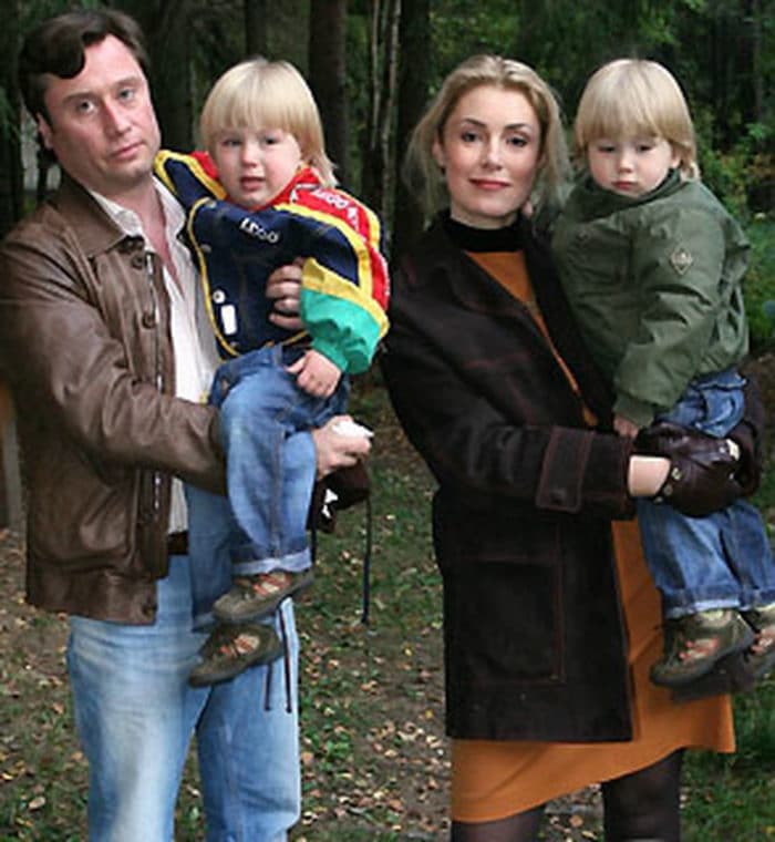 Мария Шукшина с Борисом Вишняковым и детьми