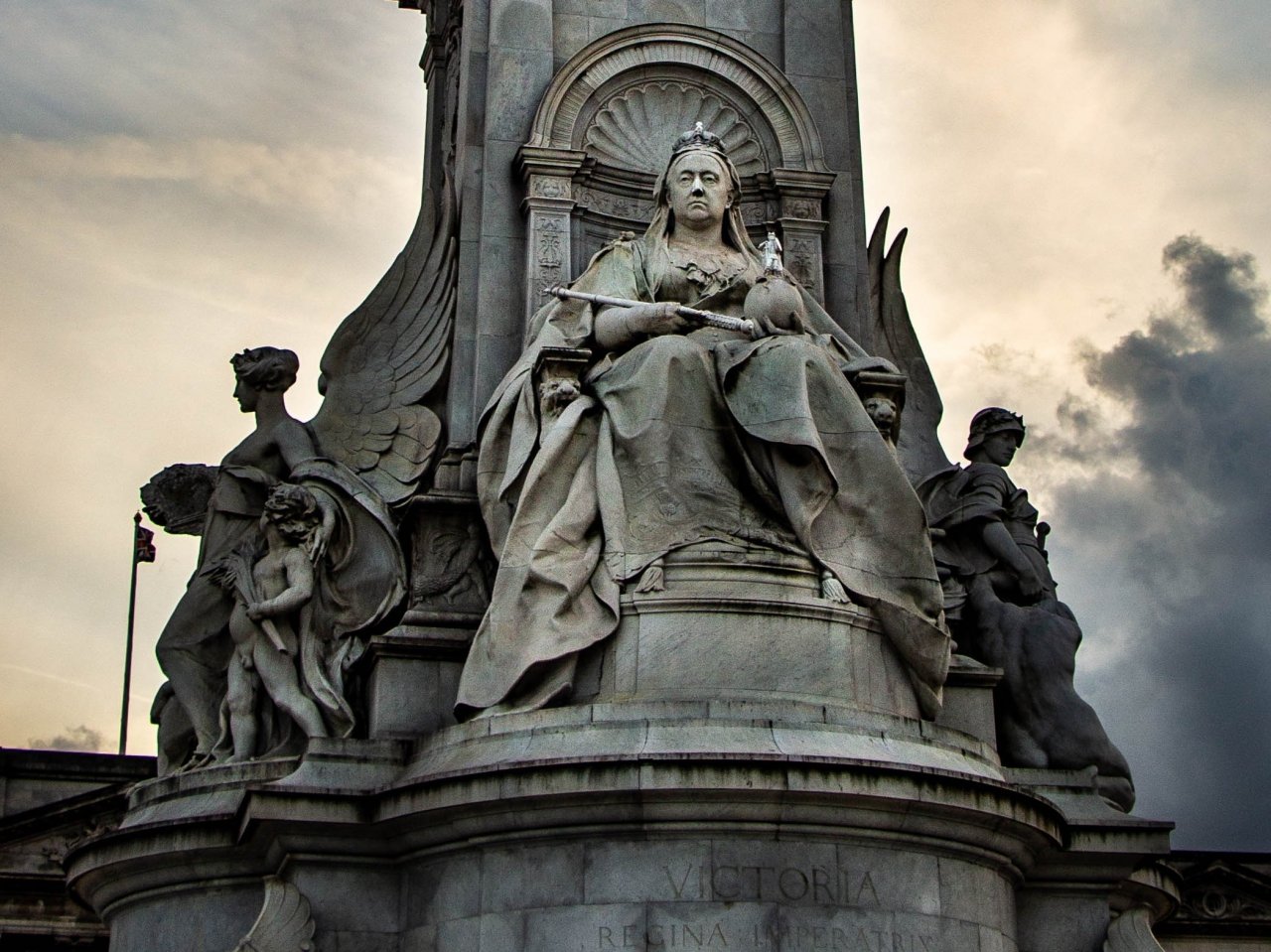 Памятник Королеве Виктории 