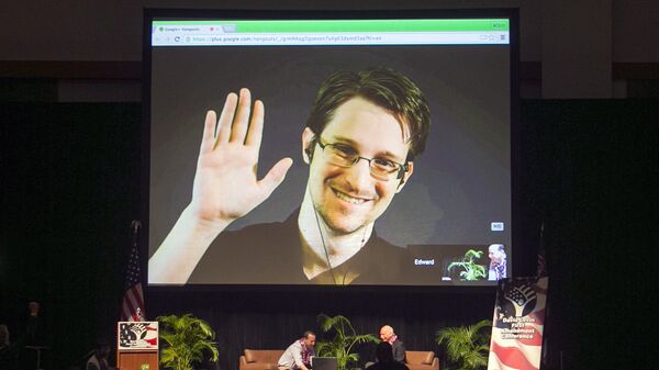 Эдвард Сноуден во время выступления по видеосвязи
