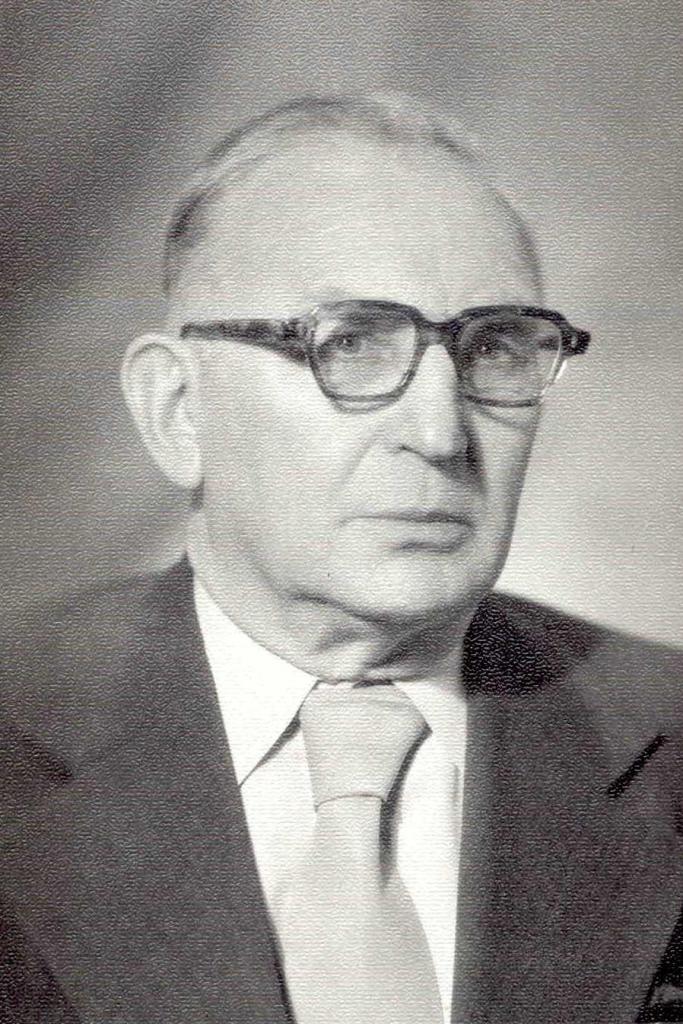 Сергей Леонидович.