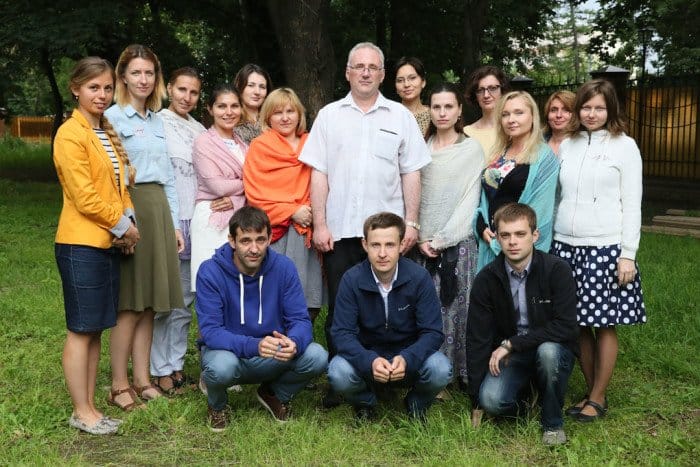 После окончания однодневного семинара — фото группы с руководителем центра и ведущим тренинга Михаилом Хасьминским