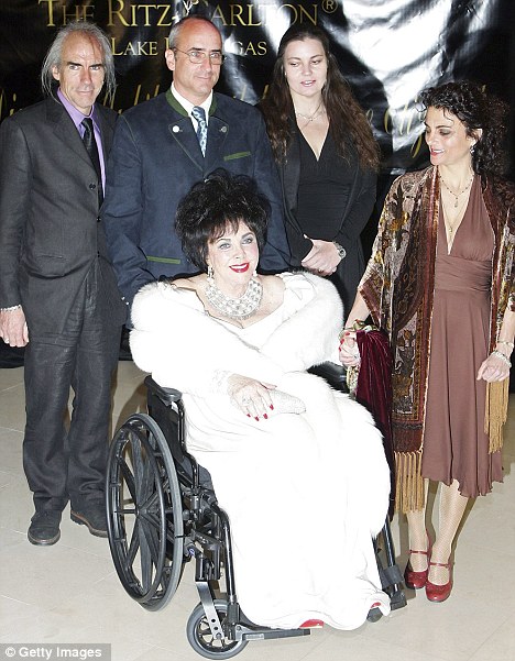 Family: Elizabeth with her children Michael, Christopher, Maria and Liza in 2007