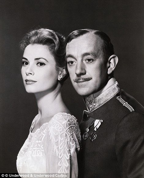 Grace Kelly appeared as a film-princess with a film-prince (Alec Guiness), in the film version of Ferenc Molnab