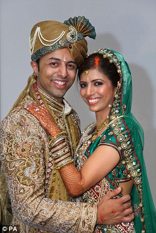 The family of Anni Dewani (right) have urged her husband Shrien (left) to reveal what happened on the night of her death