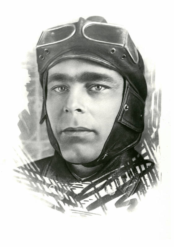 Л. И. Брежнев – курсант Забайкальской бронетанковой школы. 1936 год