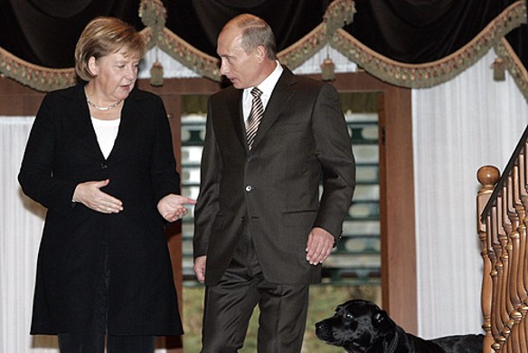 Ангела Меркель, Владимир Путин и Кони. Фото: wikipedia.org