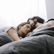 В какой позе вы засыпаете с партнером?