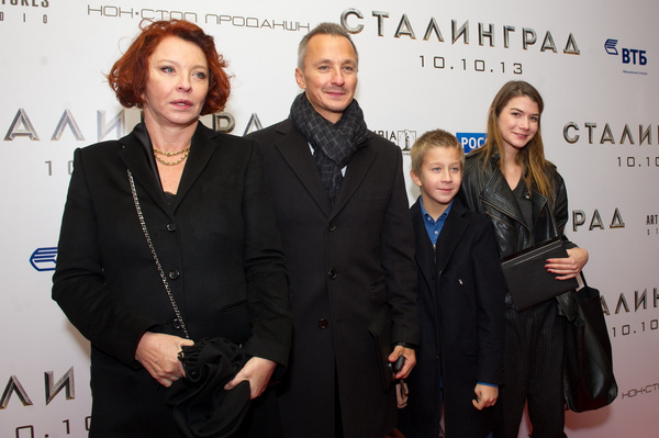 Анастасия Вертинская с сыном и внуками