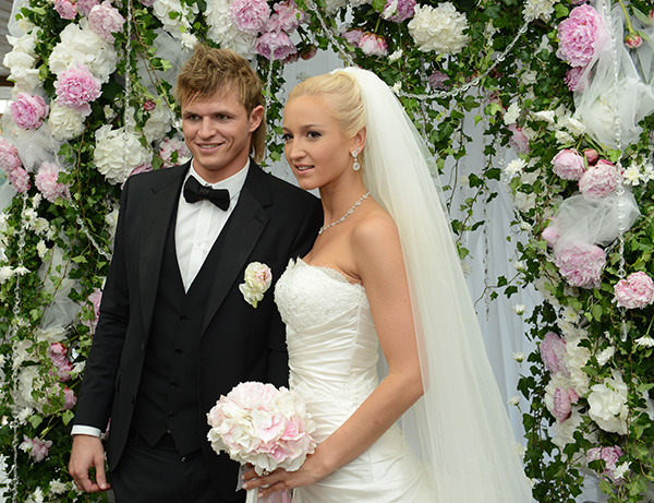 Ольга Бузова и Дмитрий Тарасов в день свадьбы, 26 июня 2012 года