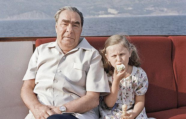 Судьба детей и внуков Леонида Брежнева: как сложилась?