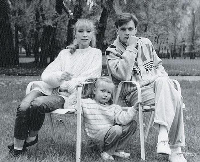 Дарья Мороз с мамой Мариной Левтовой и папой Юрием Морозом. Фото