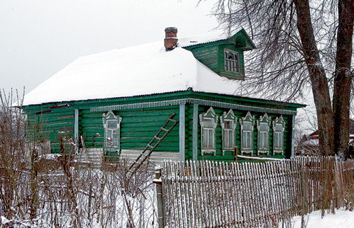 Родовое гнёздышко Светы МИХАЙЛОВОЙ сегодня заброшено. Домик находится в ста метрах от особняка, который построил БОДРОВ