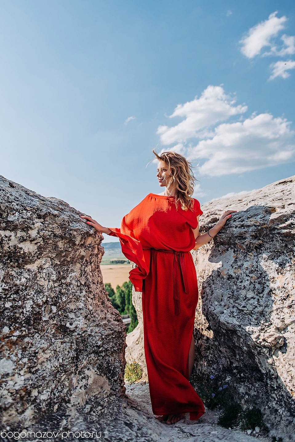 Снимок в красном платье. Фото: Александр Богомазов/VK 