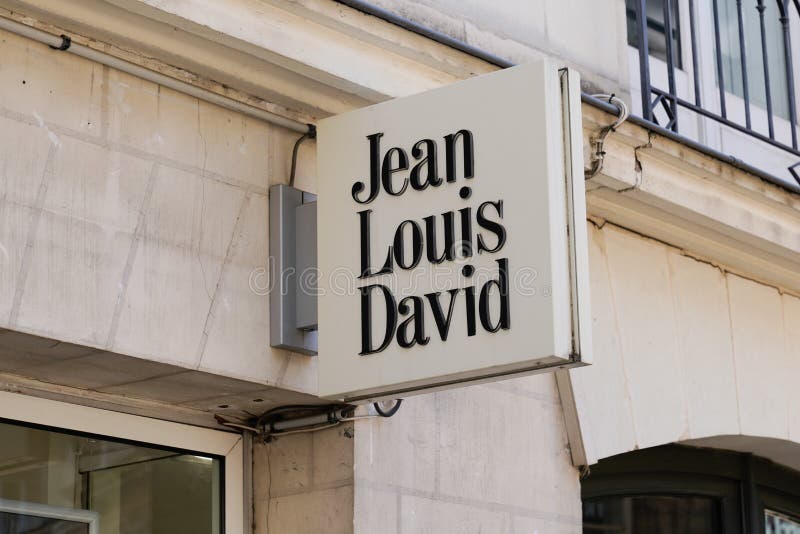 Bordeaux , Aquitaine / France - 07 07 2020 : Jean Louis David logo sign text of french fashion store haircut and shop expert stock photo