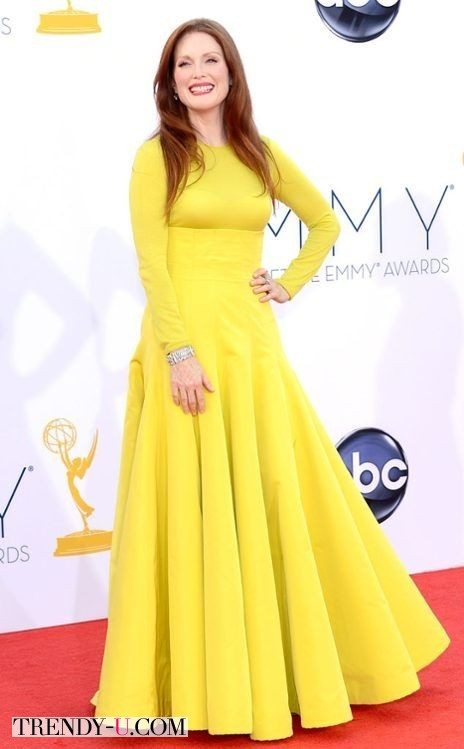 Джулианна Мур в желтом вечернем платье