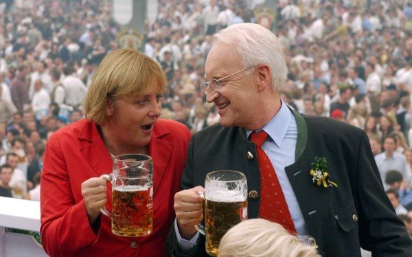Ангела Меркель представляет собой типичную немку и, как многие немцы, очень любит пиво