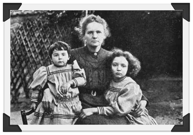 Мария Склодовская-Кюри с дочерьми