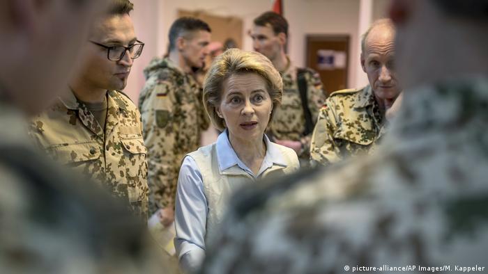 Ursula von der Leyen speaks with soldiers 
